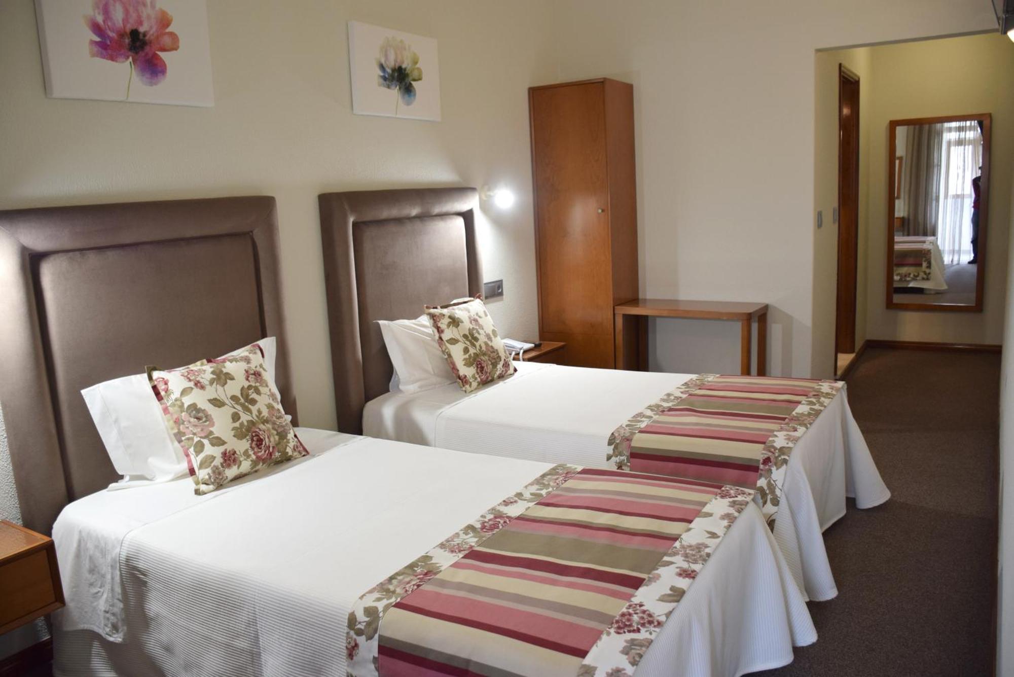 Lusitana Hotel OOporto Habitación foto